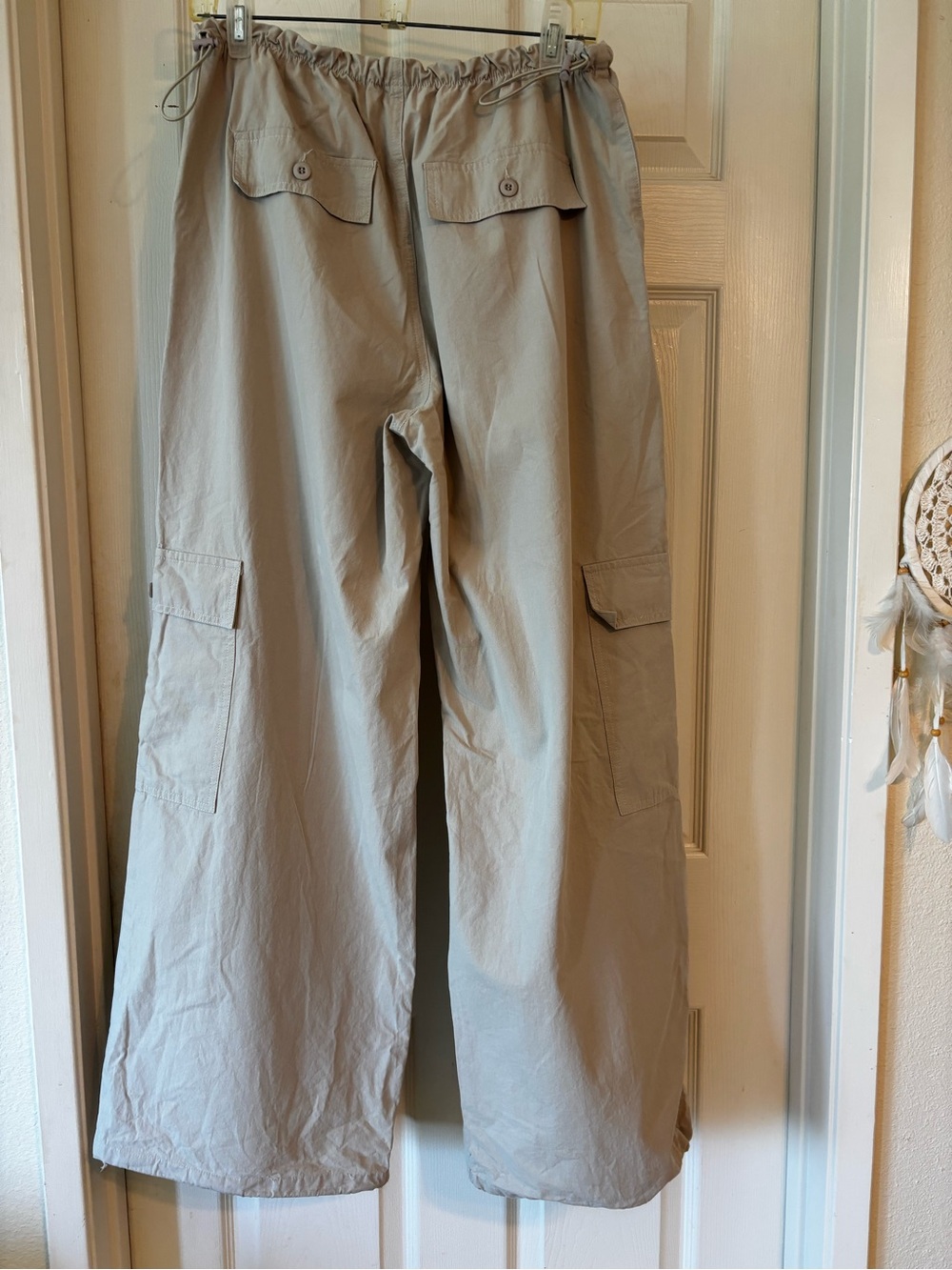 PacSun Beige Wide-Leg Cargo Pants - Picture 7 of 12